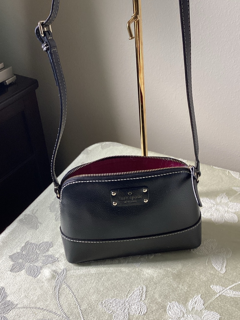 Classic Kate Spade Black Wellesley Hanna Crossbody Bag in Black Pebbled Leather.